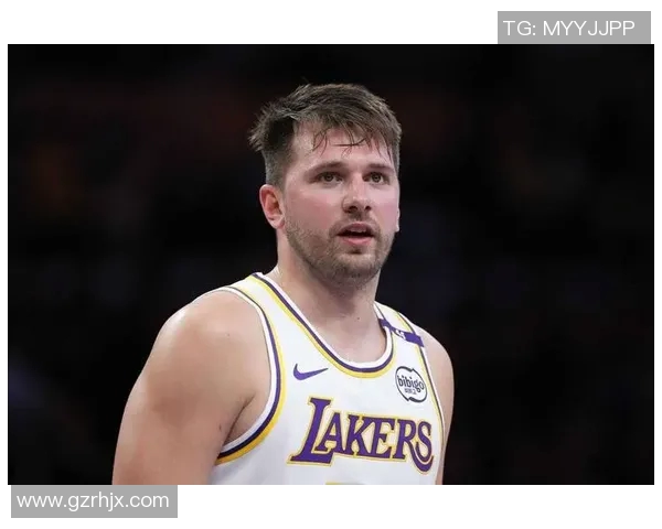 卢卡东契奇如何在NBA赛场上展现天赋与领导力的完美结合 卢卡东契奇如何在NBA赛场上展现天赋与领导力的完美结合